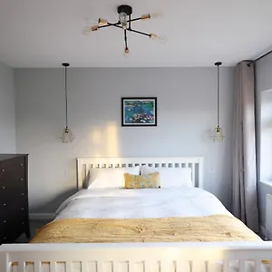 Skyline Spacious 3 Bed House For Family Holiday home